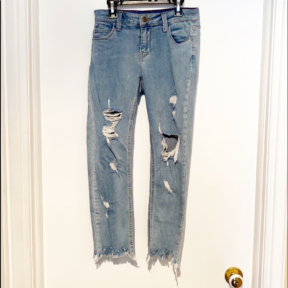 CELLO JEANS Distressed Blue Ankle Jeans!!! Size 3